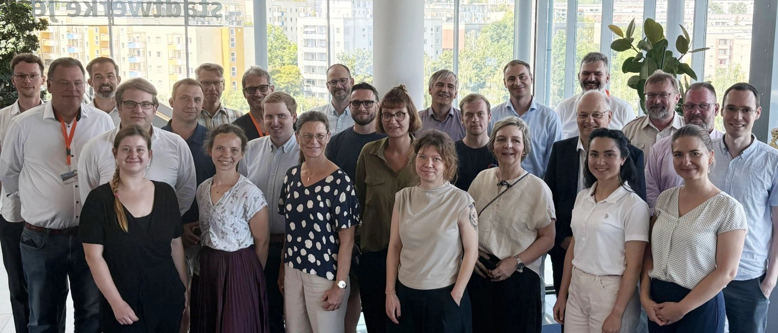 Gruppenbild der Projektpartner zum Halbjahrestreffen JenErgieReal