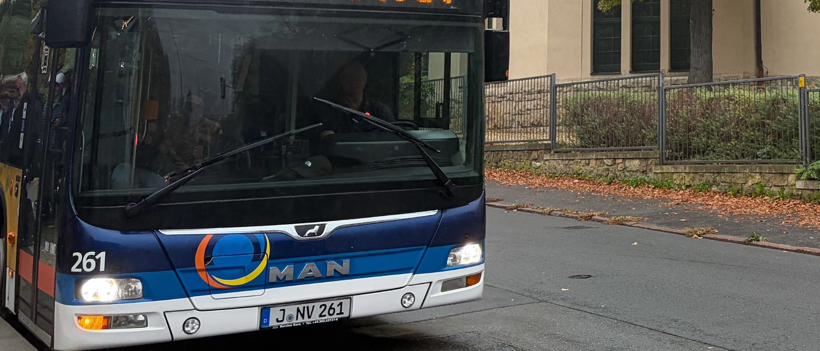 Der Jenaer Nahverkehr fährt ab 26. Oktober 2026 verstärkt auf der Buslinie 16 vom Stadtzentrum in Richtung Isserstedt